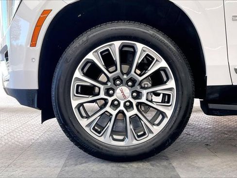 Used 2025 GMC Yukon XL Denali image 8