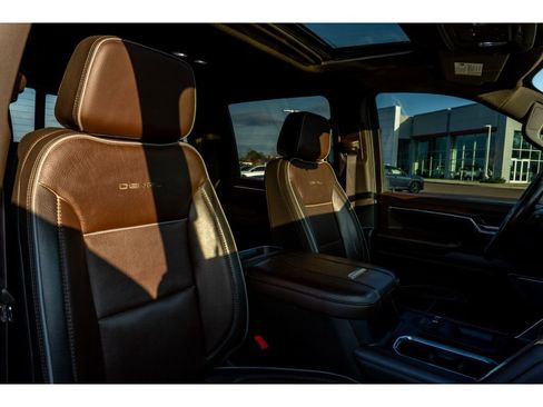 Used 2024 GMC Sierra 2500 Denali w/ Denali Reserve Package image 18