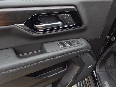 New 2026 GMC Yukon Denali w/ Sun & Power Step Package image 9