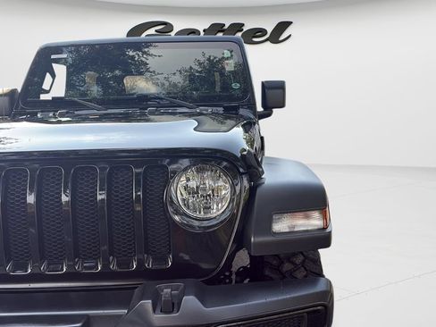 Used 2021 Jeep Wrangler Sport AWD/4WD image 22