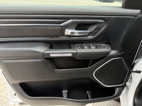 Used 2024 RAM 1500 Laramie AWD/4WD image 12