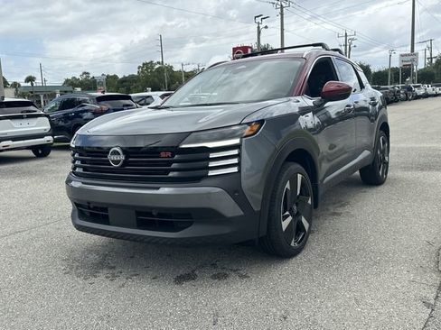 Used 2026 Nissan Kicks SR w/ Cold Weather Package FWD image 2