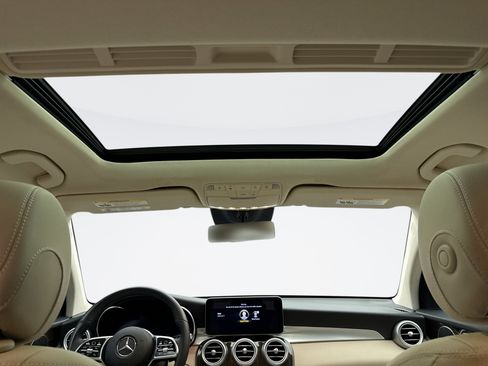 Used 2023 Mercedes-Benz GLC 300 4MATIC Coupe image 17