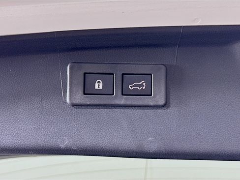 Used 2025 Subaru Outback Premium AWD/4WD image 30