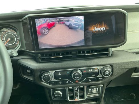 Used 2024 Jeep Wrangler Sport S image 17