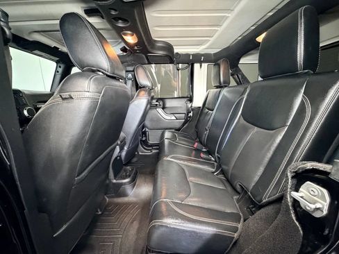 Used 2016 Jeep Wrangler Unlimited Rubicon w/ Dual Top Group AWD/4WD image 4