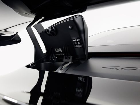 Used 2025 Porsche 911 GT3 RWD image 54