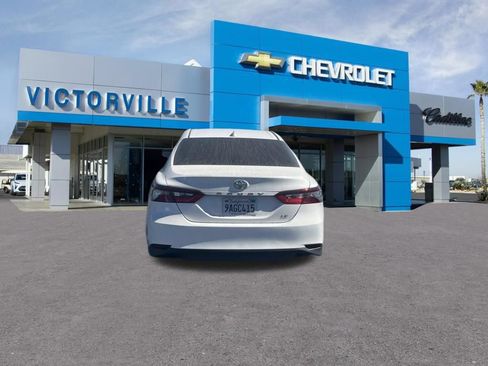 Used 2022 Toyota Camry LE FWD image 6