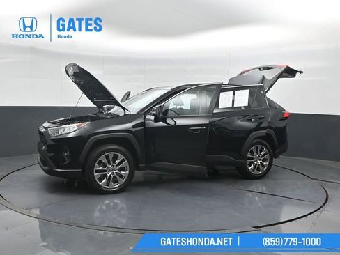 Used 2019 Toyota RAV4 XLE Premium w/ Cold Weather Package AWD/4WD image 54