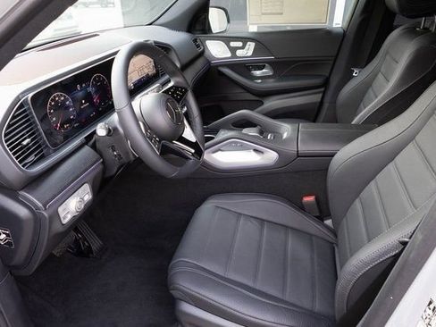 Certified 2025 Mercedes-Benz GLE 580 4MATIC image 2
