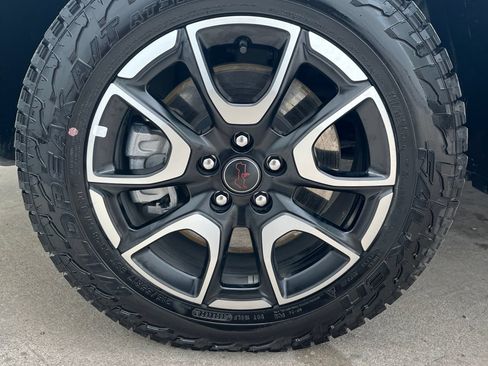 Used 2025 Jeep Compass Trailhawk AWD/4WD image 24