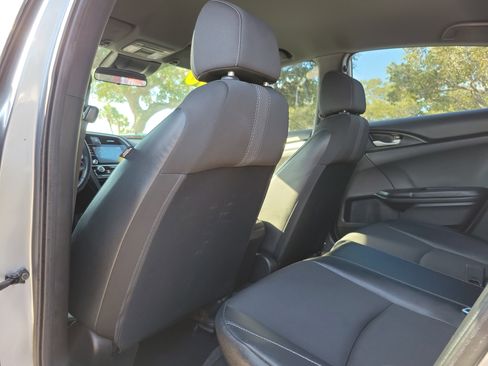 Used 2020 Honda Civic Sport image 11