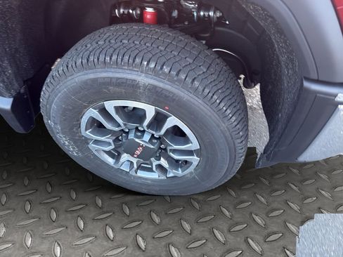 New 2026 GMC Sierra 2500 SLT w/ SLT Convenience Package image 25