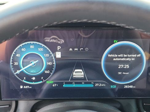 Certified 2025 Hyundai Elantra SEL FWD image 12
