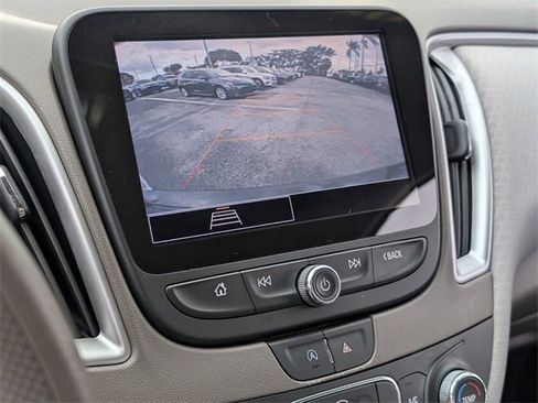 Used 2022 Chevrolet Malibu LS image 19