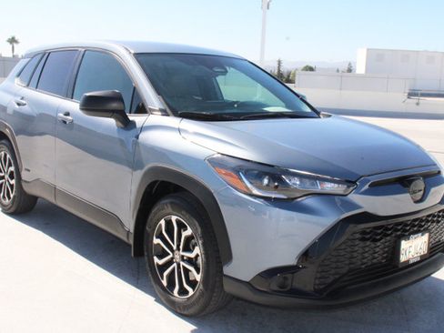 Used 2024 Toyota Corolla Cross AWD Hybrid image 2