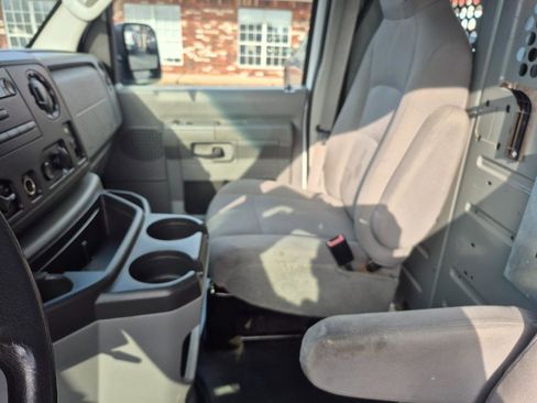 Used 2014 Ford E-250 and Econoline 250 Econoline w/ Power Group image 16