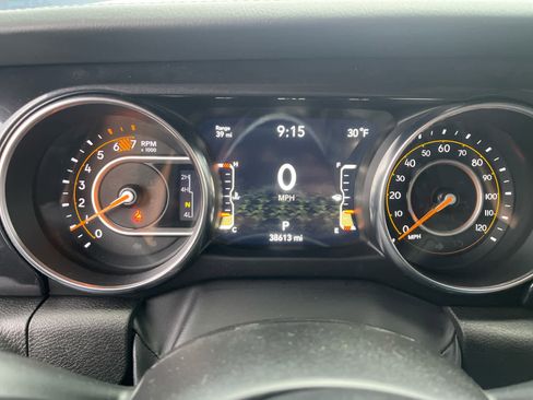 Used 2023 Jeep Wrangler Unlimited Sahara image 5