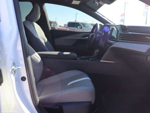 Used 2025 Toyota Camry SE w/ Multimedia Upgrade Package image 12