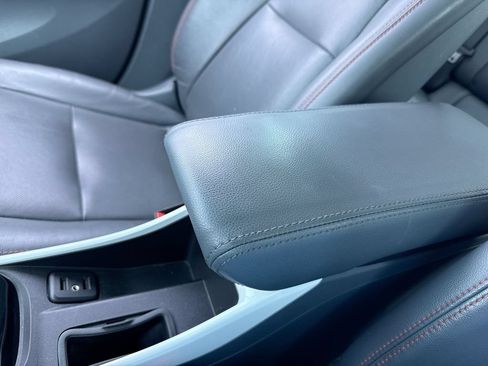 Used 2020 Chevrolet Bolt Premier w/ Infotainment Package FWD image 19