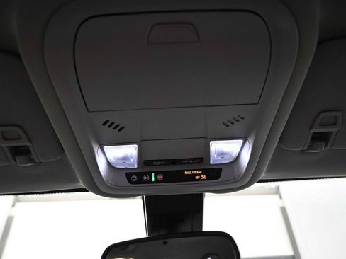 Used 2021 GMC Terrain SLE w/ Driver Convenience Package AWD/4WD image 18