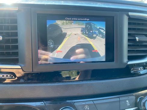 Used 2020 Chrysler Voyager Lxi FWD image 14
