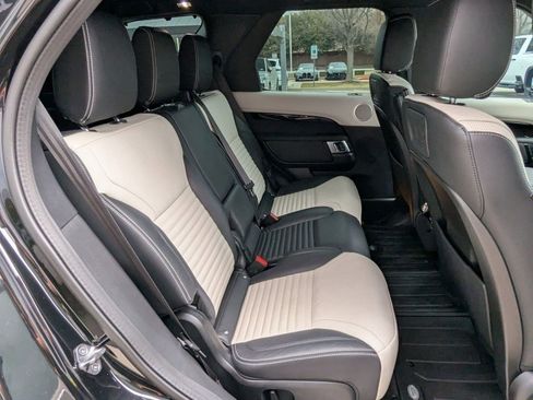 Used 2022 Land Rover Discovery S R-Dynamic image 23