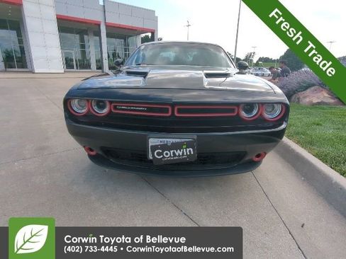 Used 2016 Dodge Challenger SXT w/ Driver Convenience Group RWD image 8