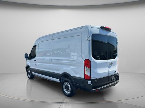 Used 2024 Ford Transit 250 148 Medium Roof RWD image 5