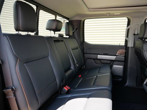 New 2026 Ford F250 Lariat w/ Black Appearance Package AWD/4WD image 16