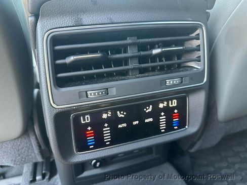 Used 2022 Audi Q8 Premium Plus AWD/4WD image 24