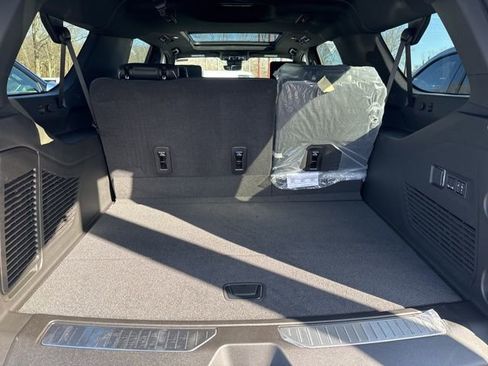 New 2026 Chevrolet Suburban Premier AWD/4WD image 7