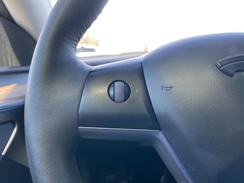 Used 2023 Tesla Model Y Long Range image 30