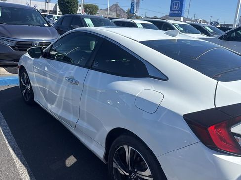 Used 2017 Honda Civic Touring image 8