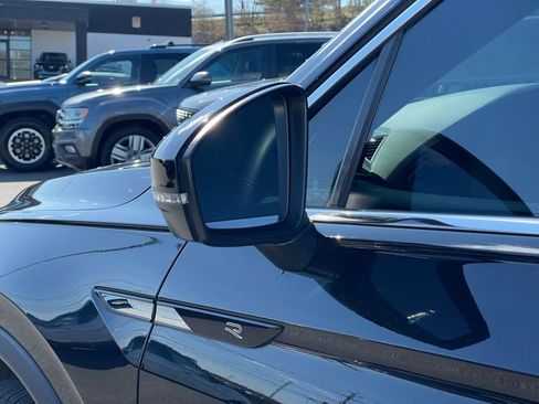 Certified 2023 Volkswagen Tiguan SEL R-Line AWD/4WD image 31