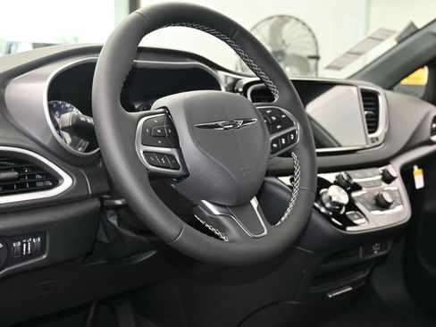 New 2026 Chrysler Voyager LX image 13