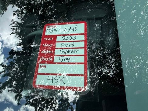 Used 2023 Ford Explorer XLT w/ Equipment Group 202A RWD image 10