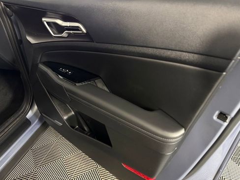 Used 2025 Kia Sportage EX image 33