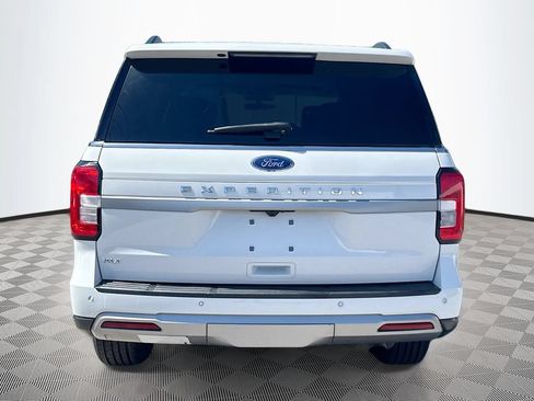 Used 2024 Ford Expedition XLT AWD/4WD image 7