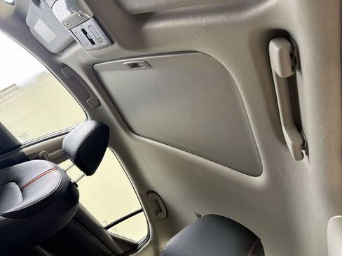 Certified 2025 Nissan Sentra SR w/ SR Premium Package image 22