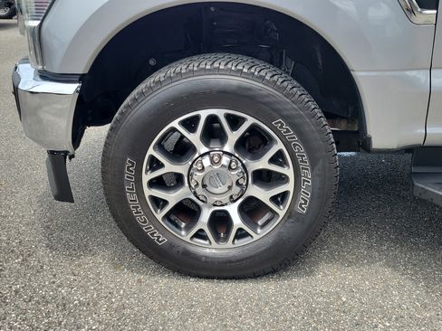 Used 2020 Ford F250 Lariat w/ Lariat Value Package AWD/4WD image 6