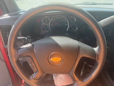 Used 2013 Chevrolet Express 2500 RWD image 9