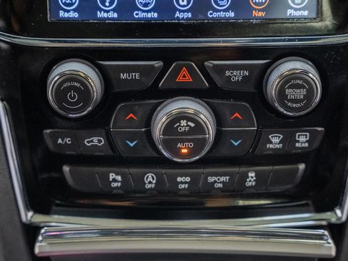 Used 2019 Jeep Grand Cherokee Limited w/ Luxury Group II RWD image 29