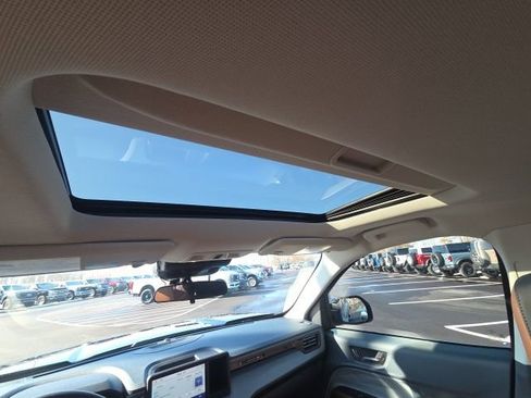 Used 2023 Ford Maverick Lariat w/ Lariat Luxury Package image 21