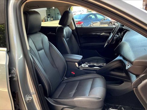 Used 2023 Buick Envision Essence image 8