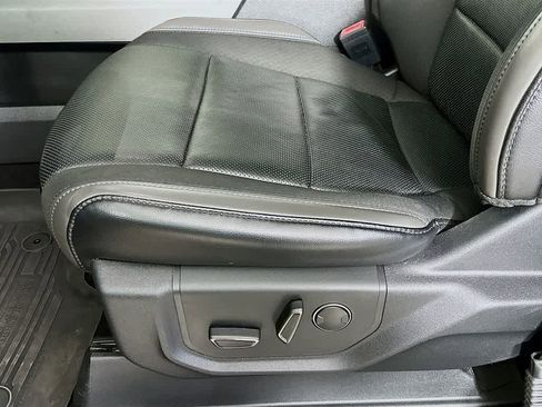 Certified 2019 Ford F150 Raptor w/ Equipment Group 802A Luxury image 29