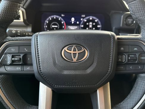 Certified 2025 Toyota Tacoma Trailhunter image 28