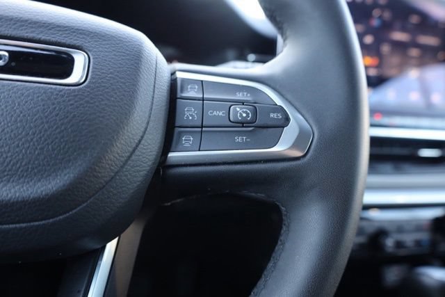 Used 2025 Jeep Compass Limited AWD/4WD image 25