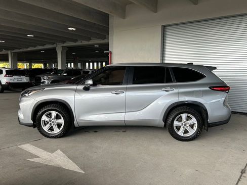 Used 2023 Toyota Highlander L image 8
