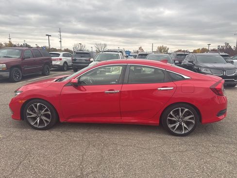 Used 2019 Honda Civic Touring image 8